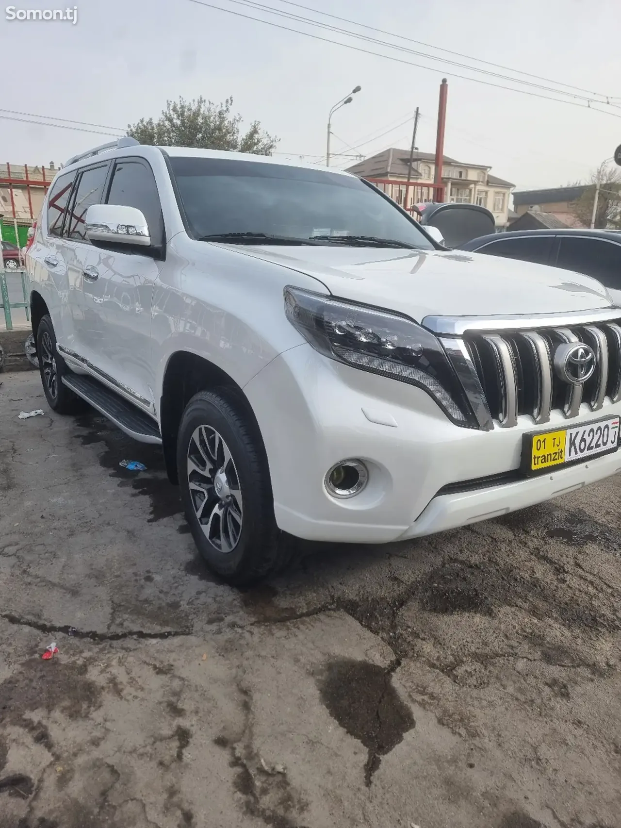 Toyota Land Cruiser Prado 2013 · 0.4 AT