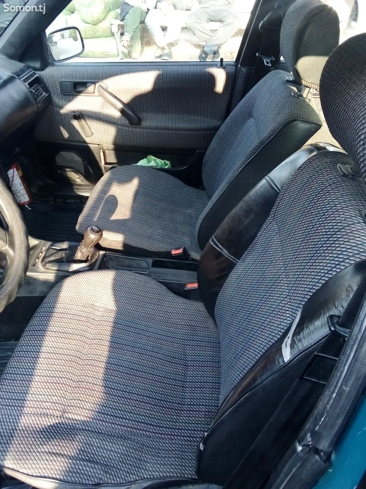 Volkswagen Passat 1993 · 1.8 MT