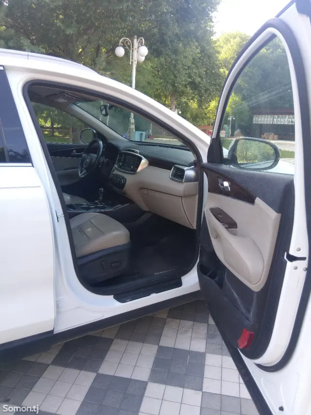 Kia Sorento 2017 · 2.0 AT