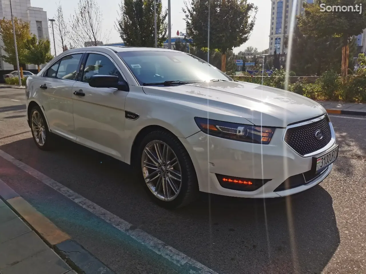 Ford Taurus 2017 · 3.5 AT