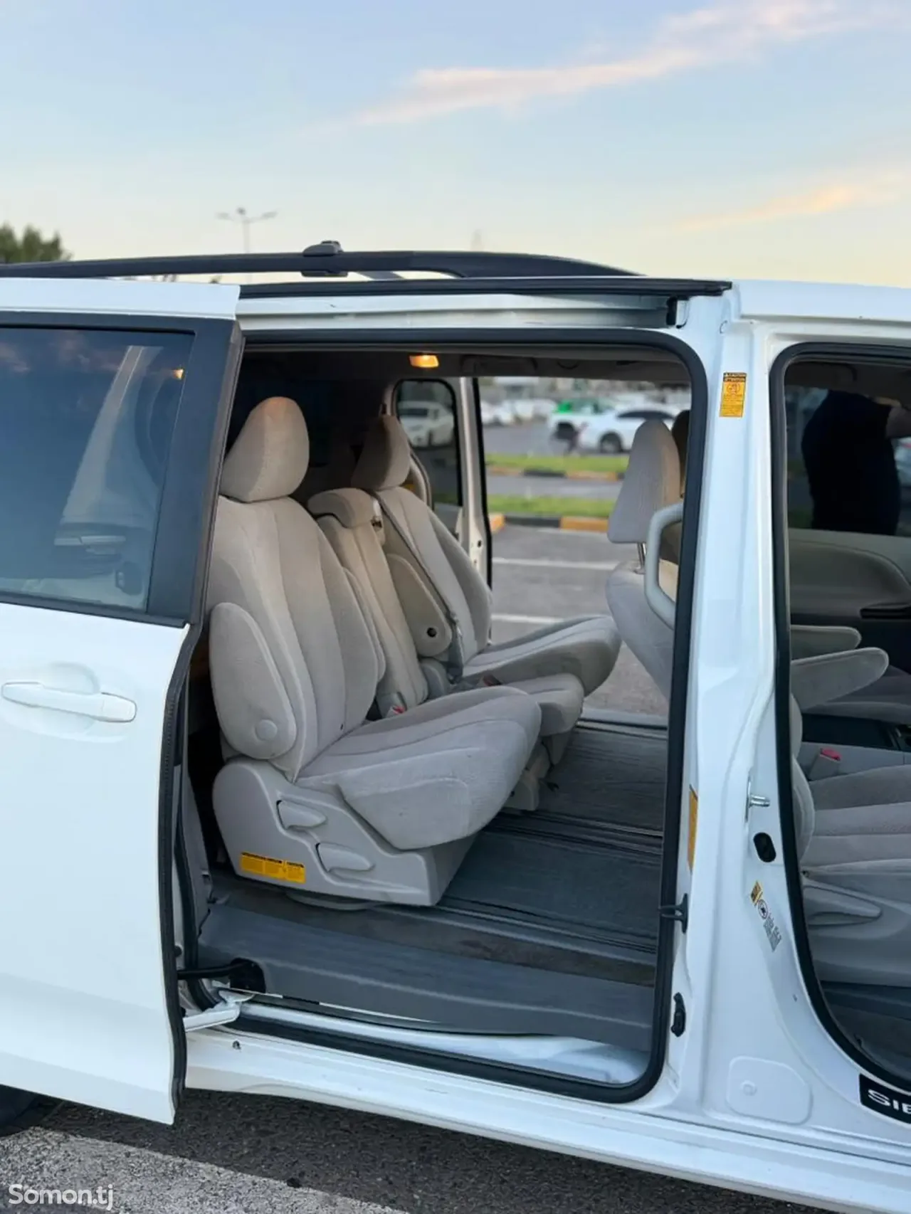 Toyota Sienna 2014 · 3.5 AT