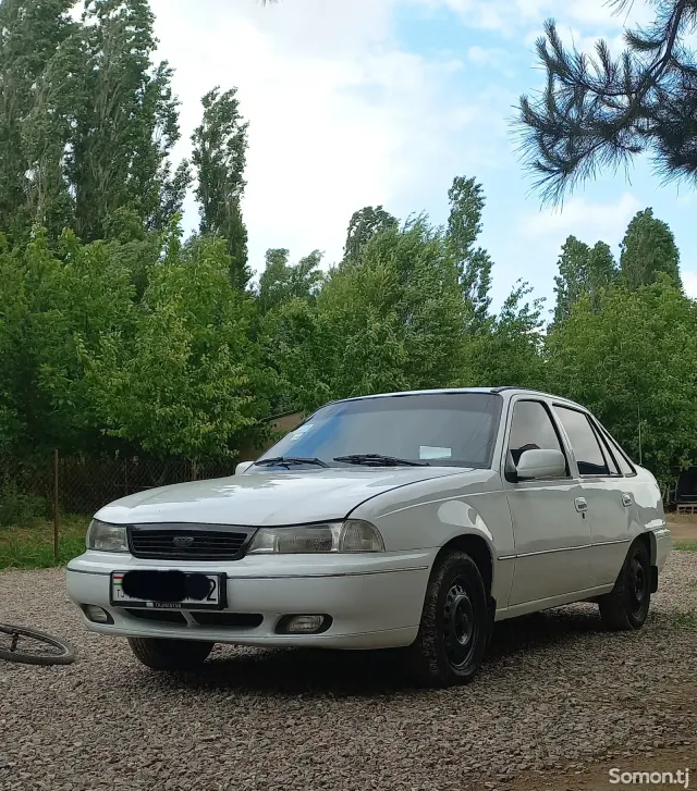 Daewoo Nexia 1994 · 1.5 MT
