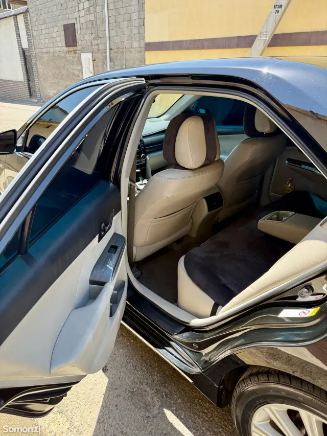 Toyota Camry 2014 · 2.5 AT