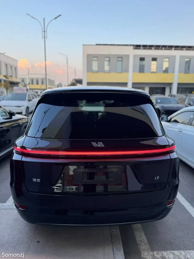 Li Auto (Lixiang) L9 2025 · 4.0 AMT