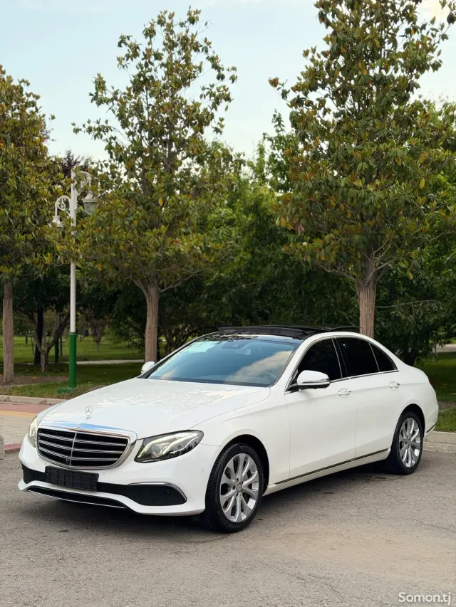 Mercedes-Benz E class 2017 · 3.0 AT