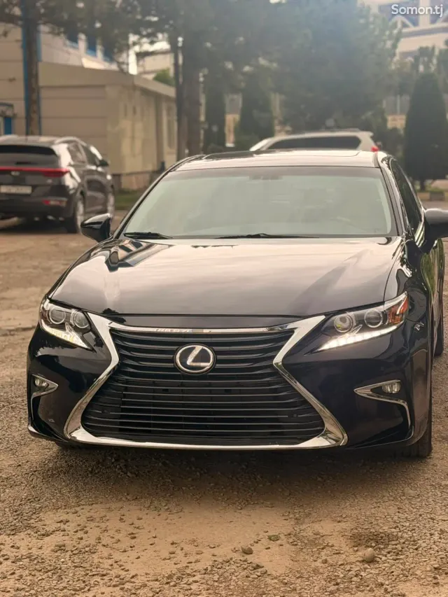 Lexus ES series 2016 · 2.5 AT