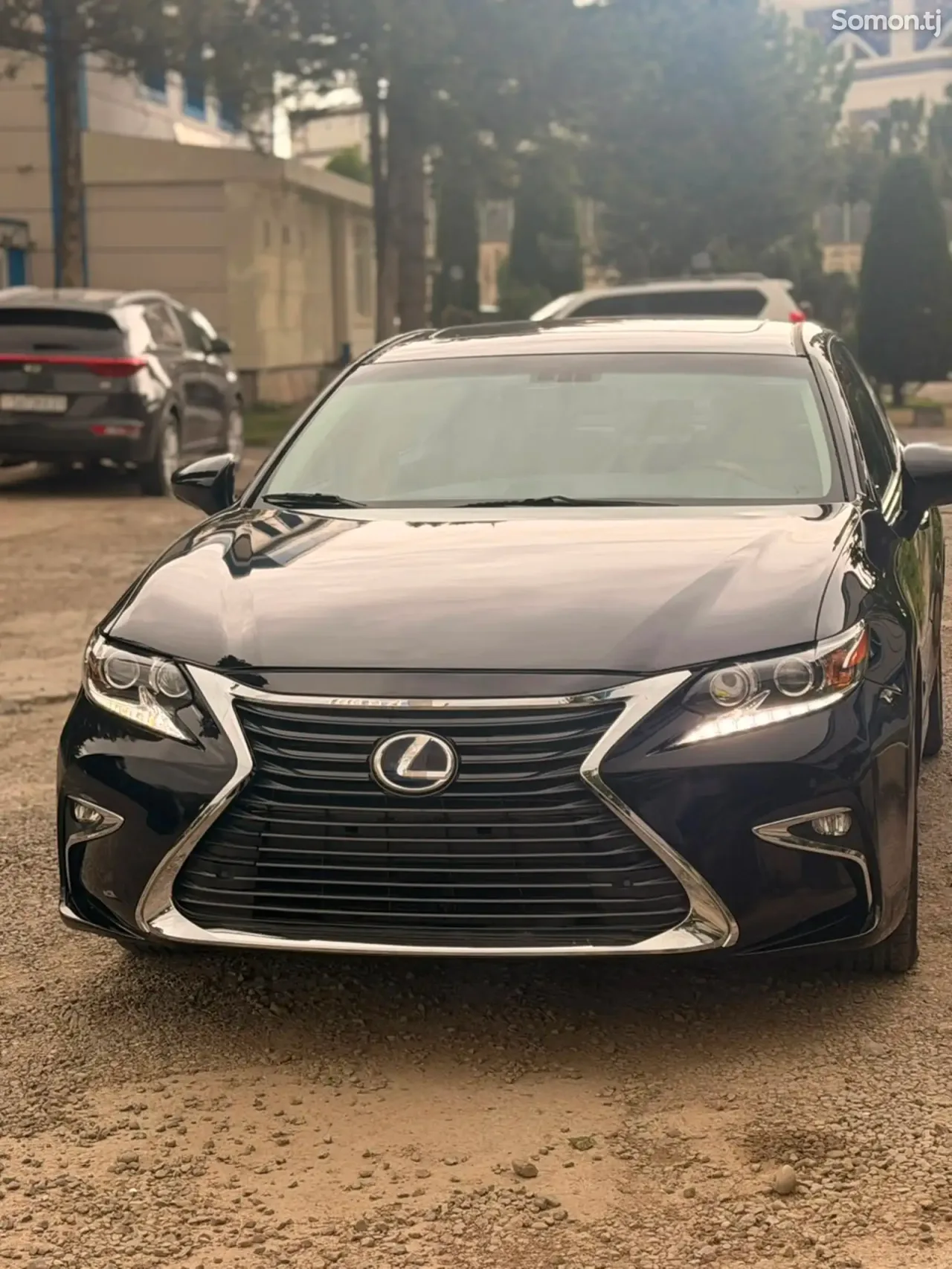 Lexus ES series 2016 · 2.5 AT