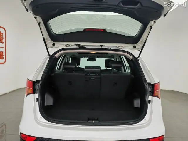 Hyundai Santa Fe 2015 · AT