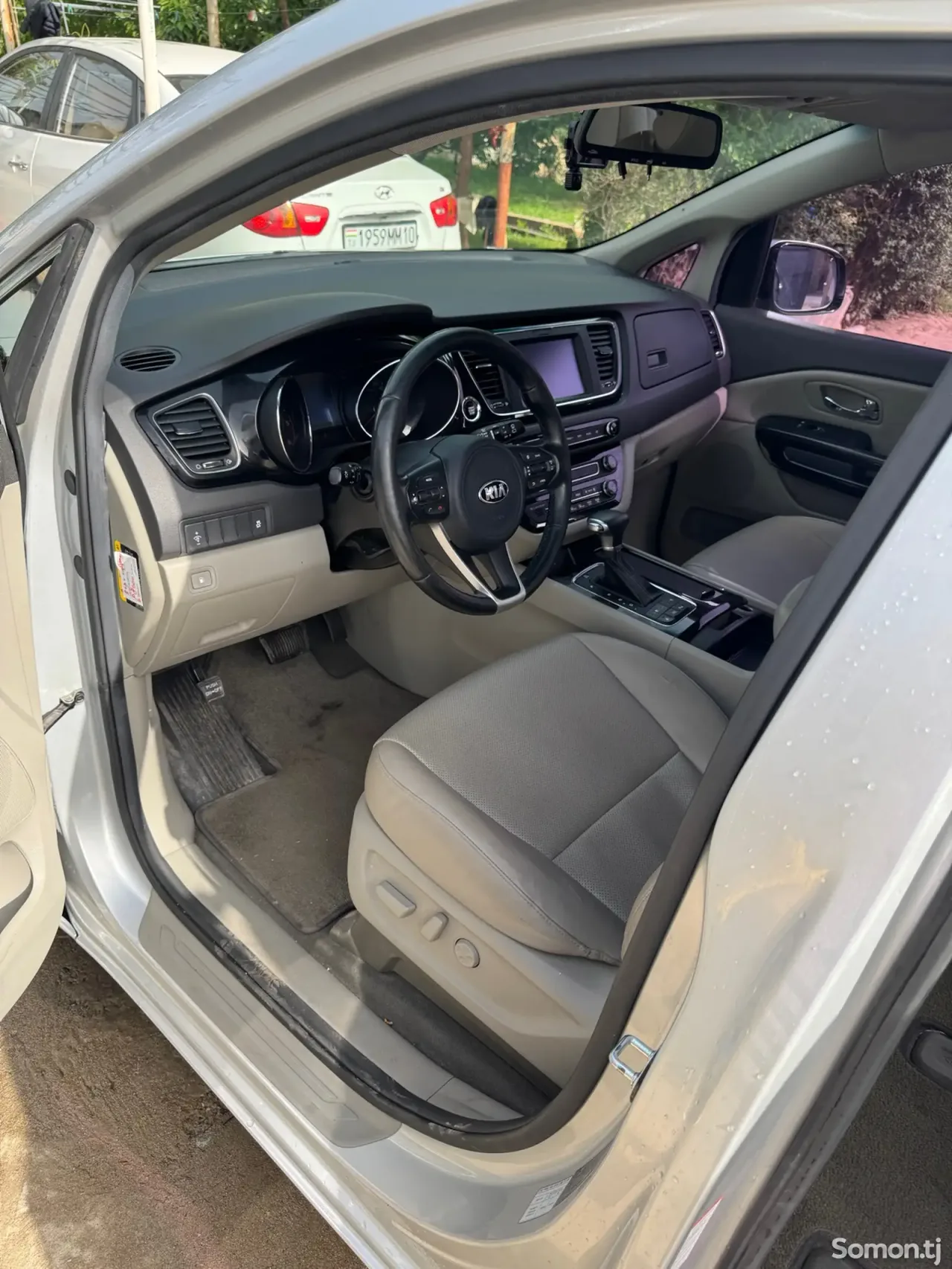 Kia Carnival 2016 · 2.2 AT