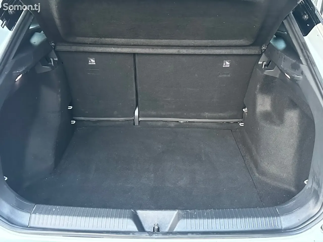 Volkswagen ID.4 2022 · AT