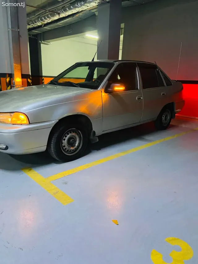 Daewoo Nexia 1994 · 1.6 MT