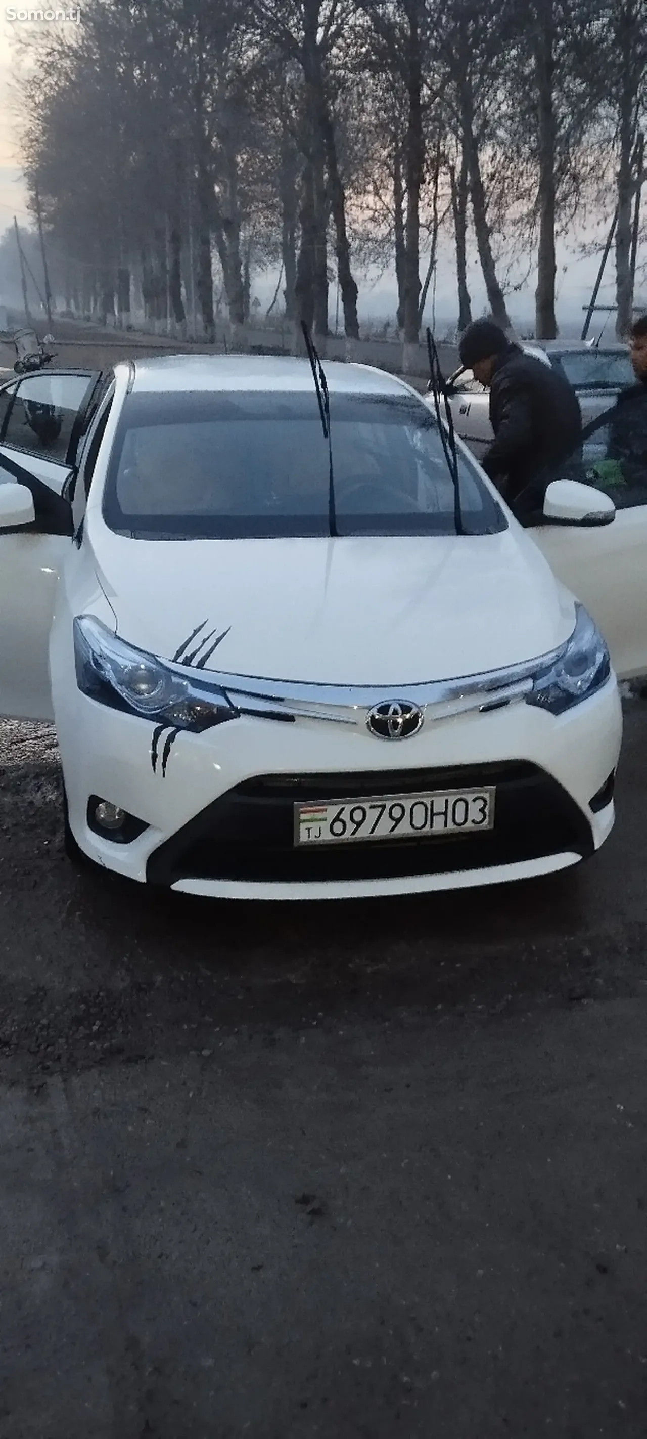 Toyota Yaris 2014 · 1.5 AT