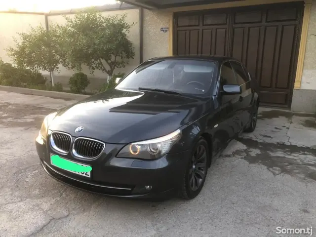 BMW M5 2009 · 3.0 AT