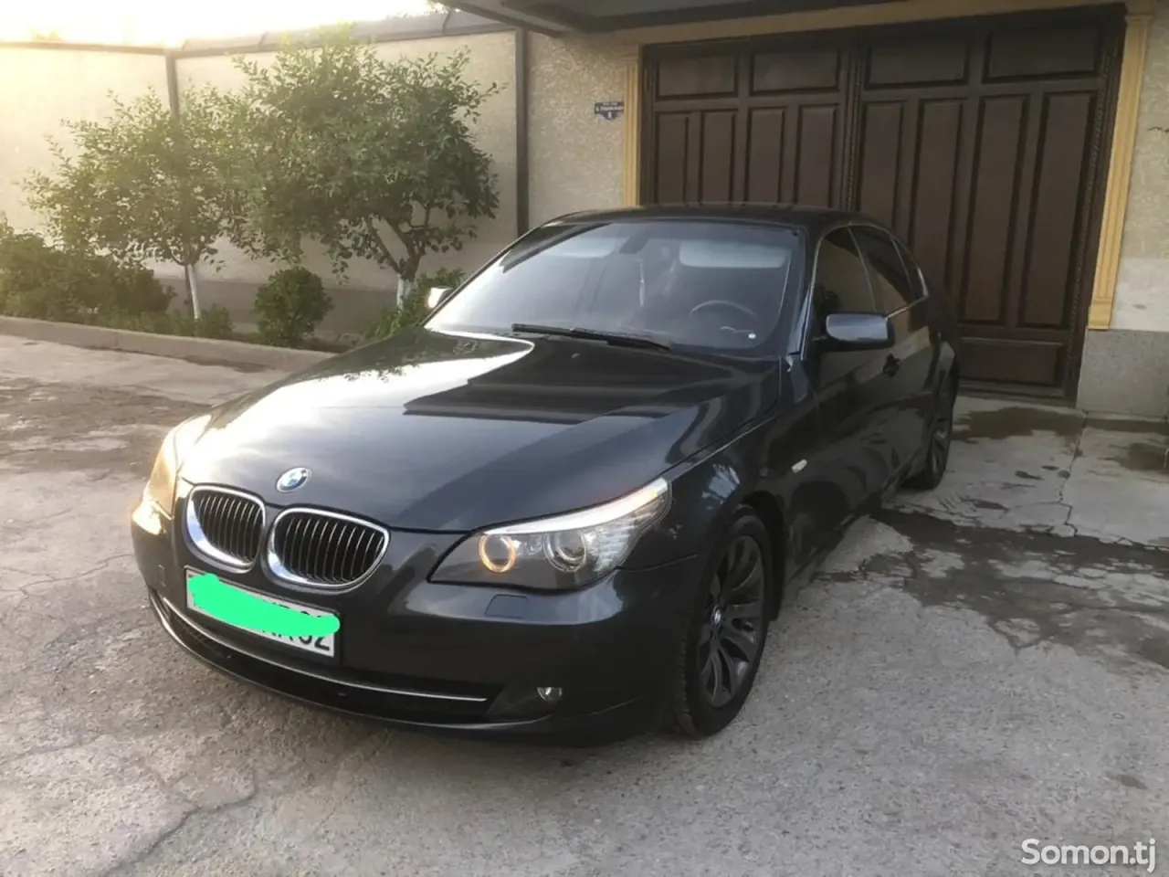 BMW M5 2009 · 3.0 AT
