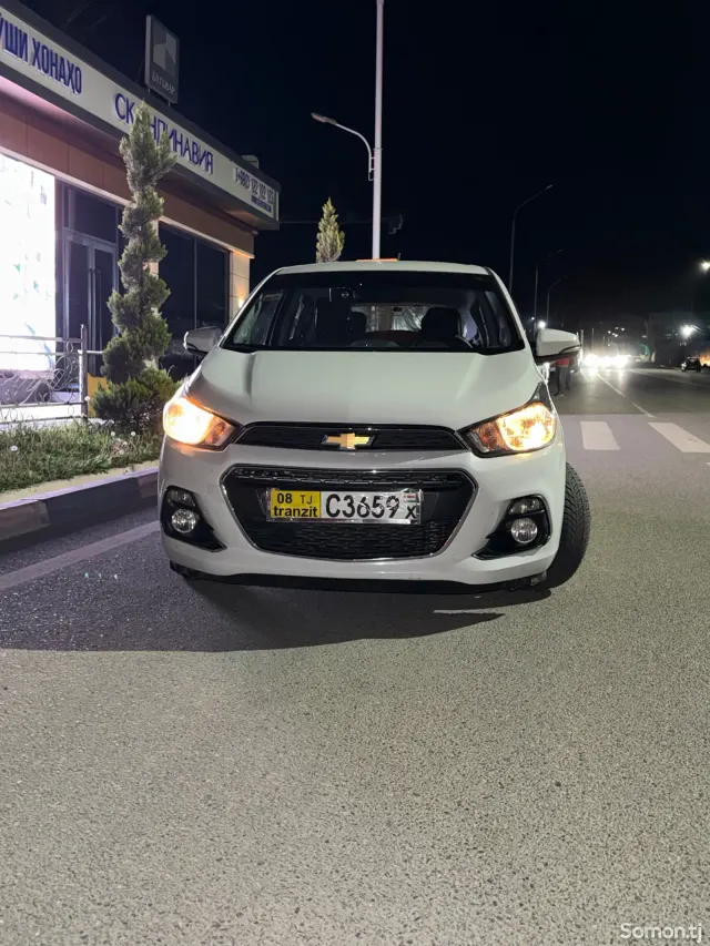 Chevrolet Spark 2016 · 1.1 AT