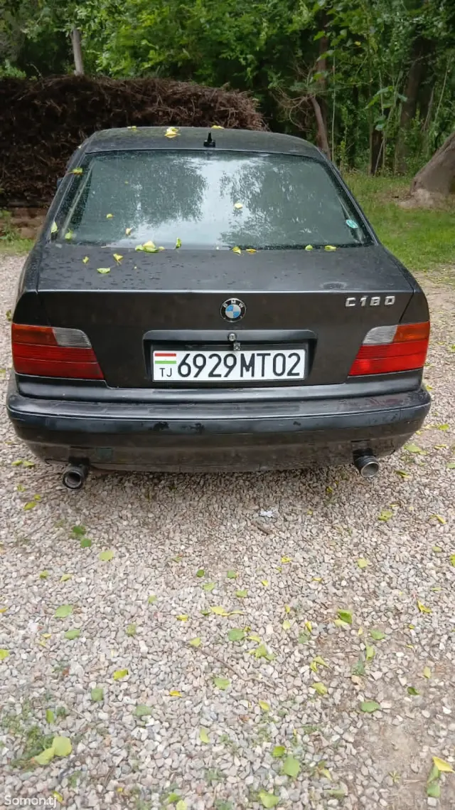 BMW 1 series 1992 · 1.8 MT