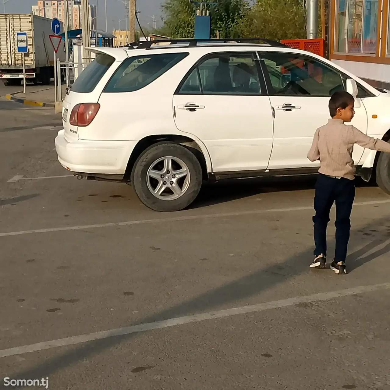 Toyota Harrier 2000 · 3.0 AT