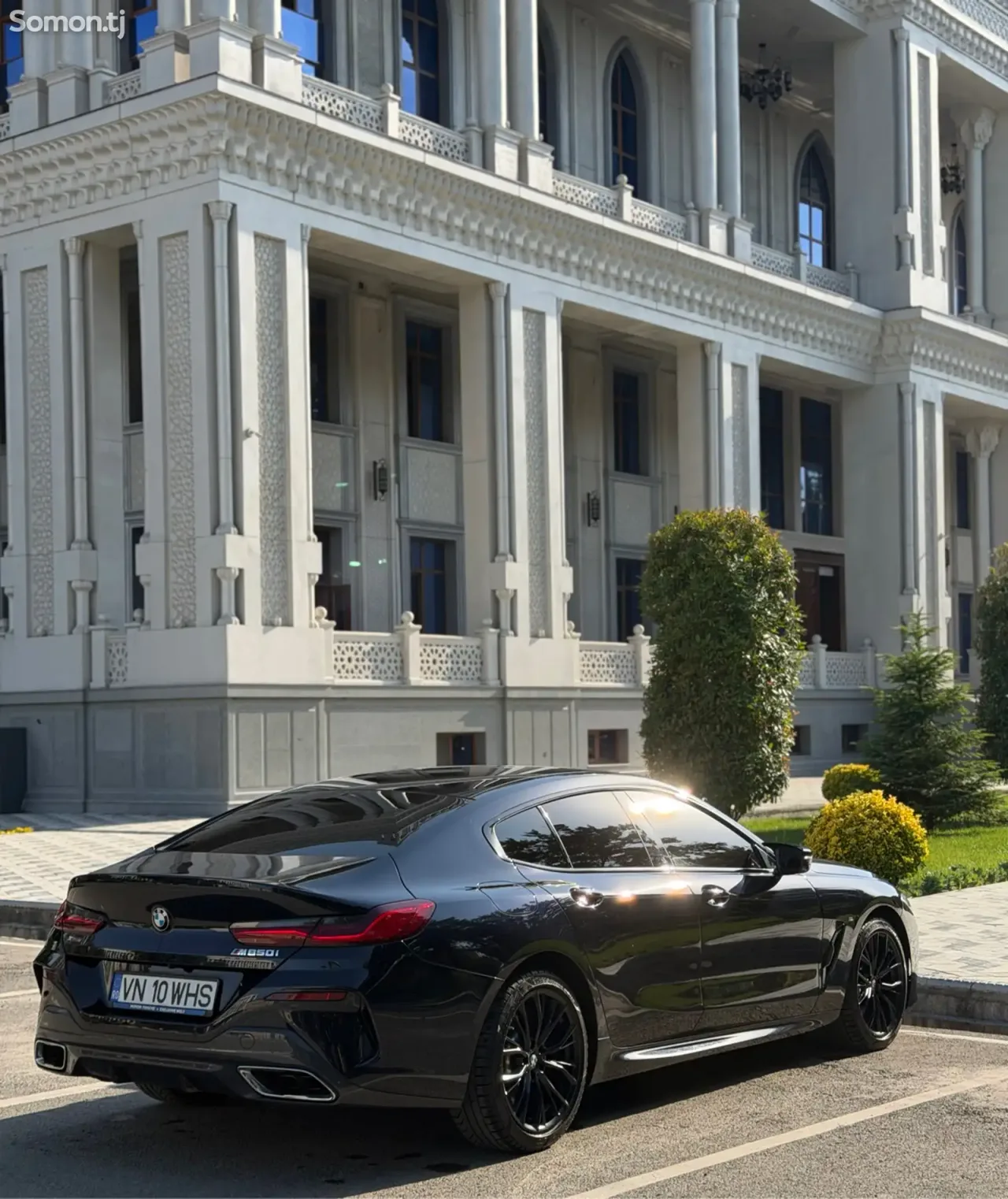 BMW M8 2025 · 4.4 AT