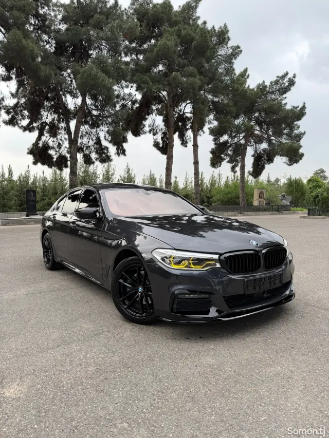 BMW 5 series 2017 · AT