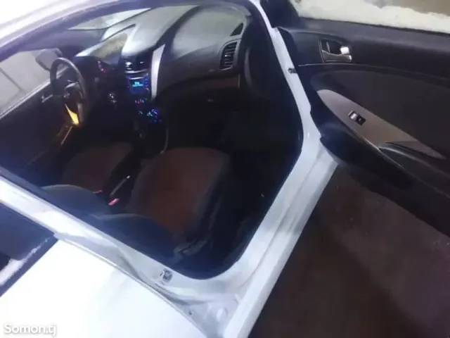 Hyundai Solaris 2016 · 1.6 AT