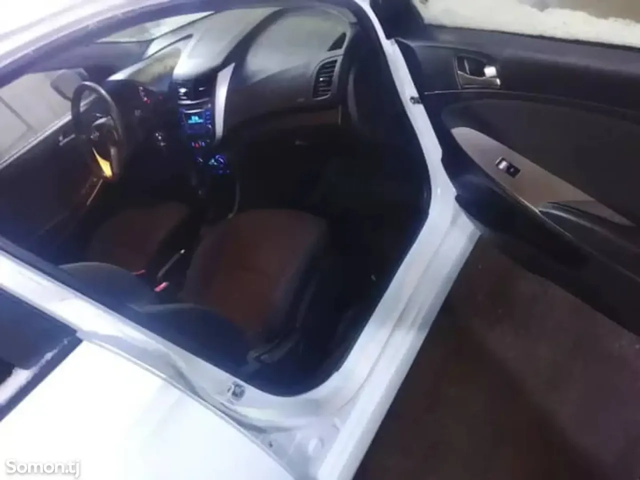 Hyundai Solaris 2016 · 1.6 AT