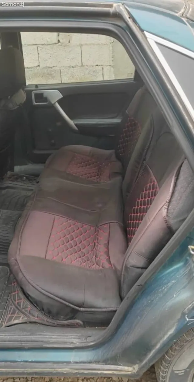 Opel Vectra A 1995 · 1.8 MT