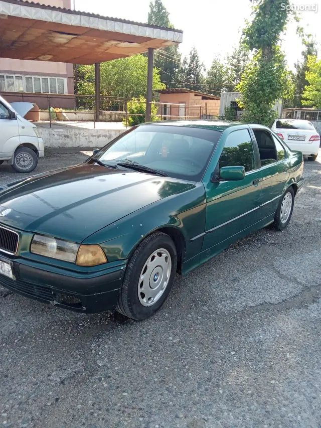 BMW 3 series 1992 · 1.6 MT