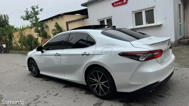 Toyota Camry 2018 · 3.5 AT
