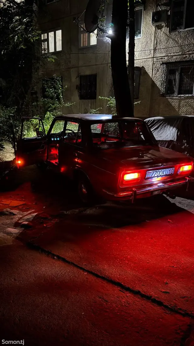 Lada (ВАЗ) 2103 1979 · 1.6 MT