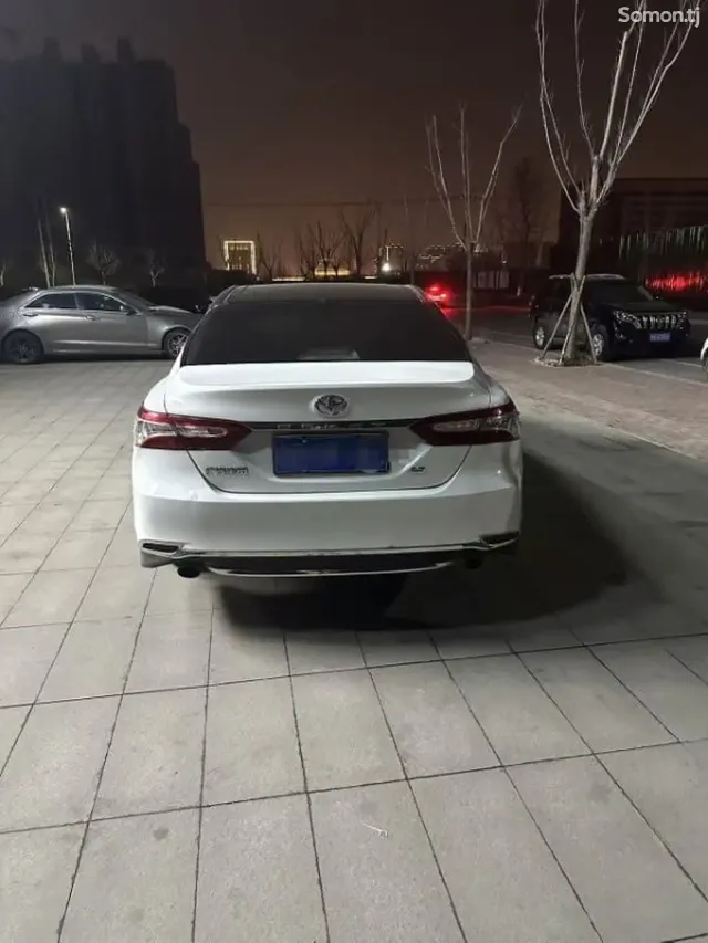 Toyota Camry 2019 · 2.0 AT