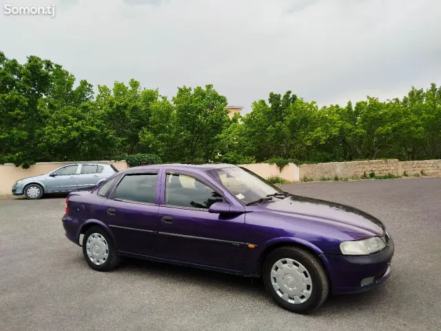 Opel Vectra B 1996 · 1.6 MT