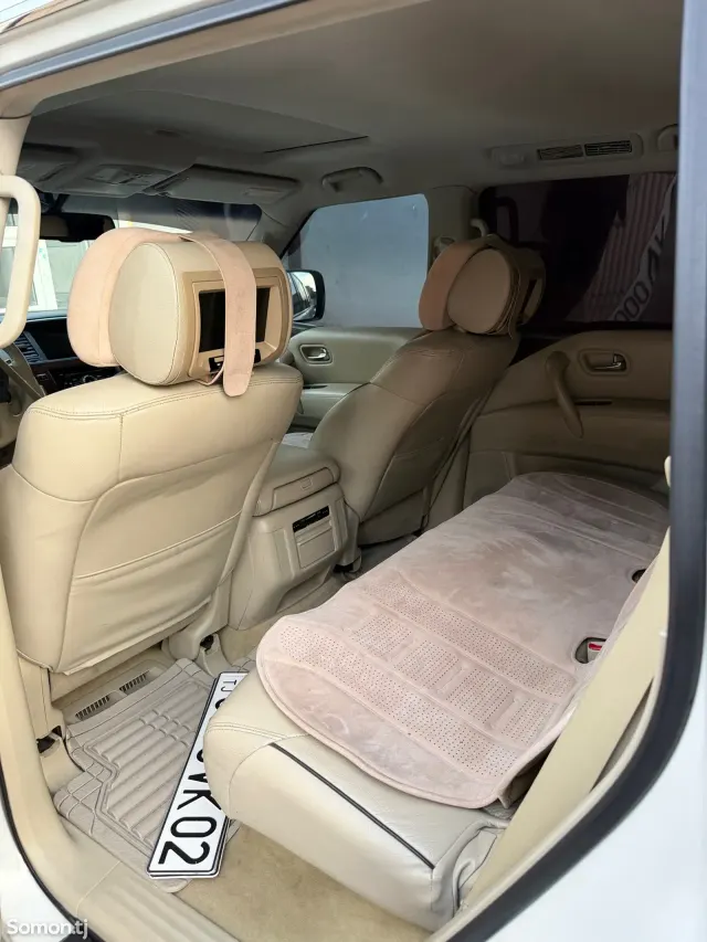 Nissan Patrol 2014 · 5.6 AT