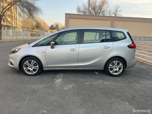 Opel Zafira 2017 · 2.0 AT