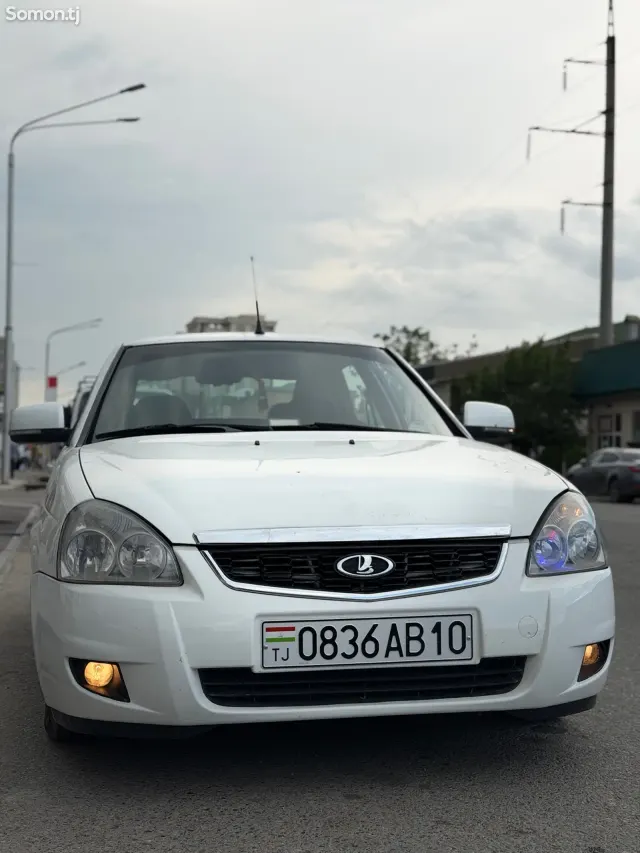 Lada (ВАЗ) Priora 2010 · 1.6 MT