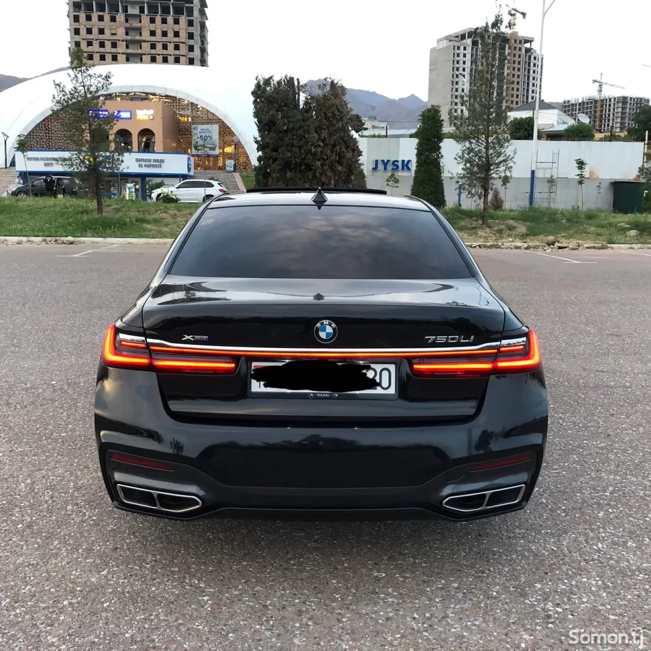 BMW 7 series 2015 · 4.4 AT