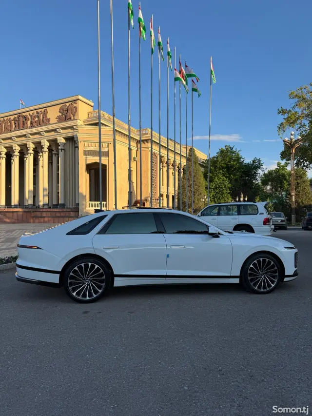 Hyundai Grandeur 2026 · 1.6 AT