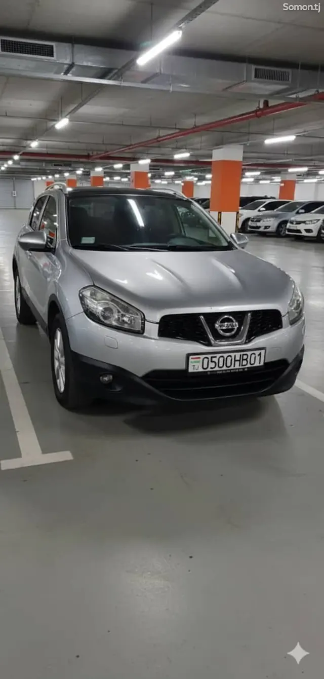 Nissan Qashqai+2 2012 · 2.2 AT