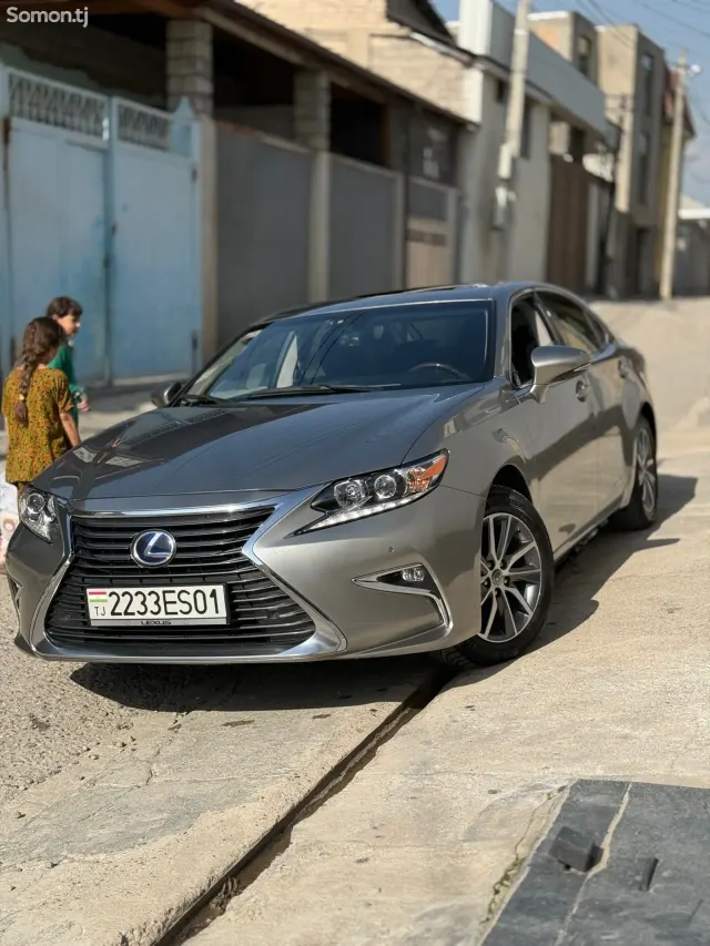 Lexus ES series 2016 · 2.5 AT