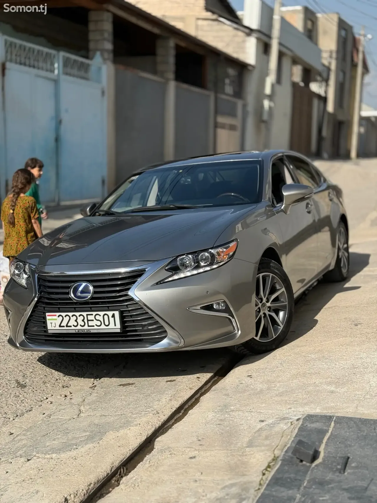 Lexus ES series 2016 · 2.5 AT