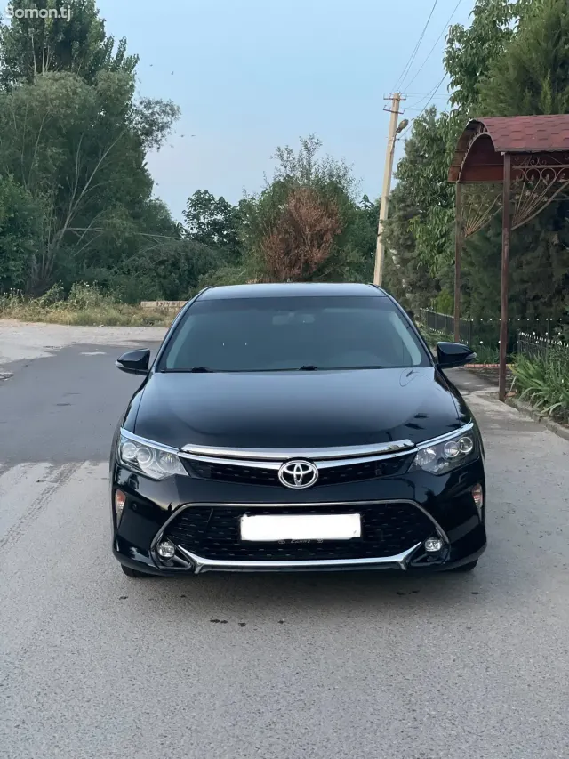 Toyota Camry 2016 · 2.5 AT