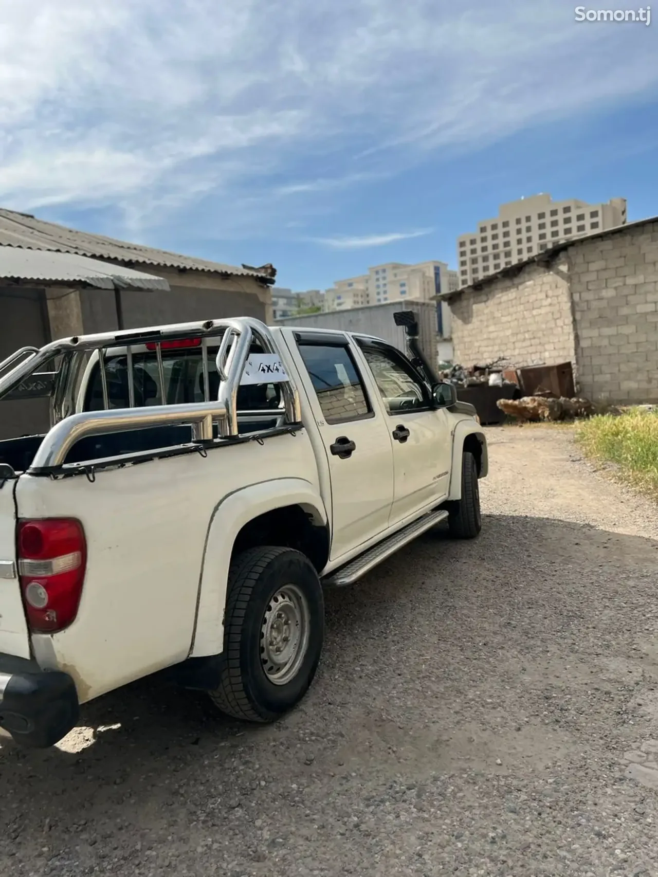 Toyota Hilux 2009 · 2.4 MT