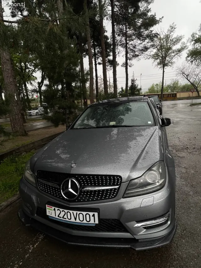 Mercedes-Benz C class 2012 · 2.0 AT