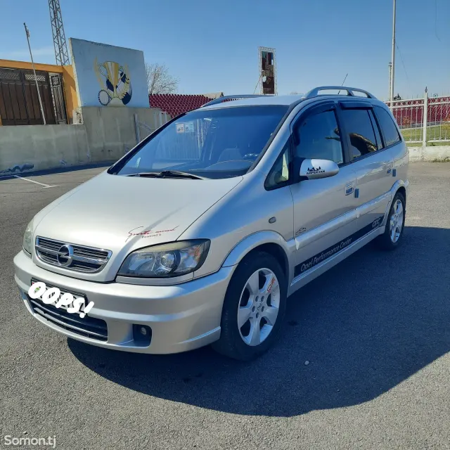 Opel Zafira 1999 · 1.6 MT
