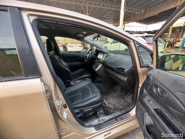Toyota Wish 2015 · 1.8 AT