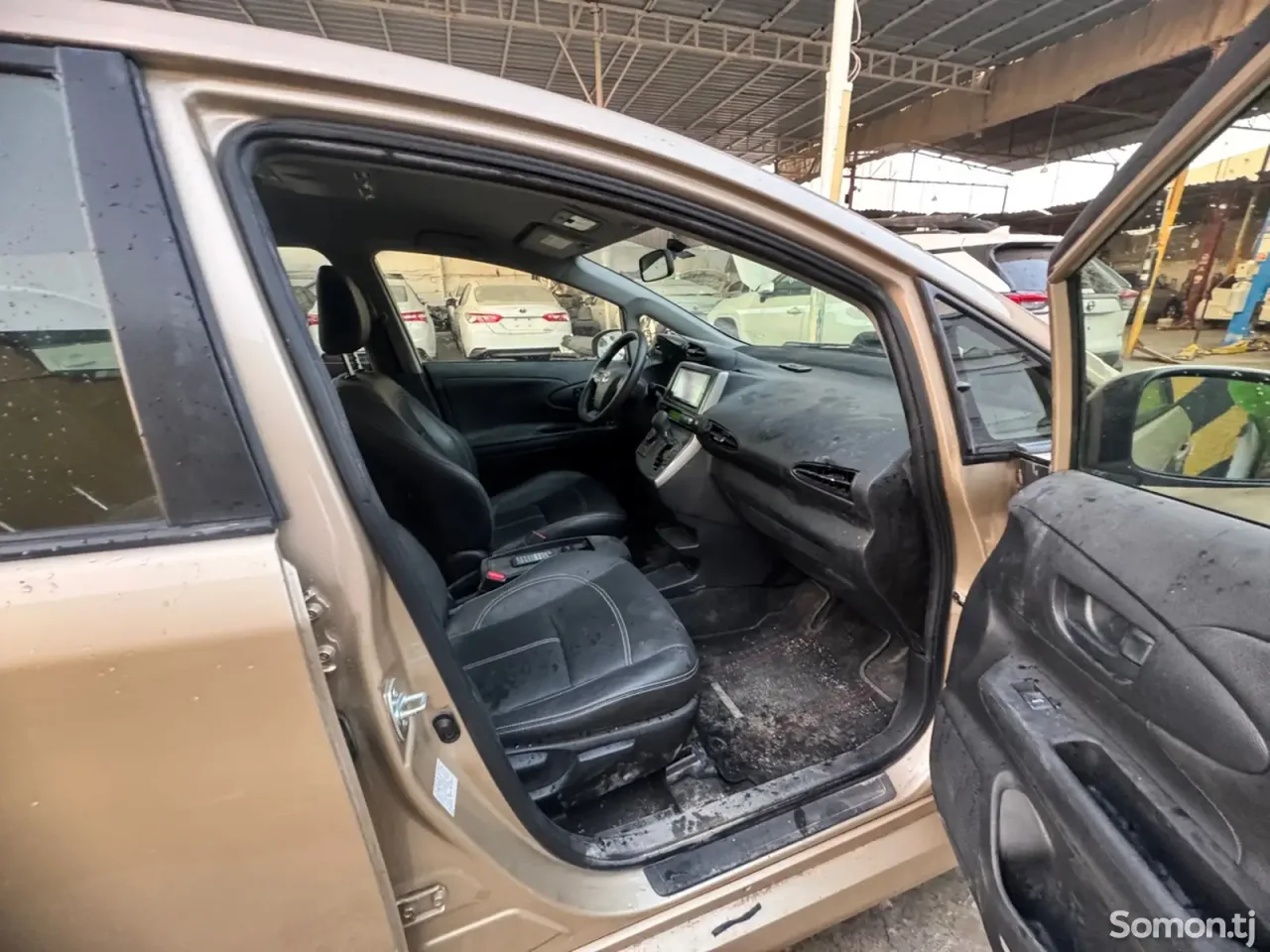 Toyota Wish 2015 · 1.8 AT