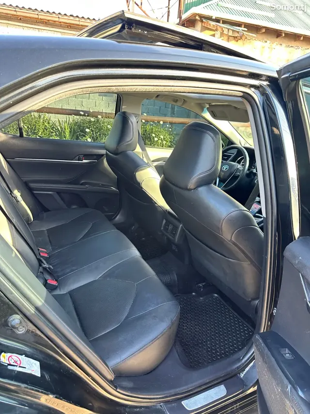 Toyota Camry 2017 · 2.5 AT