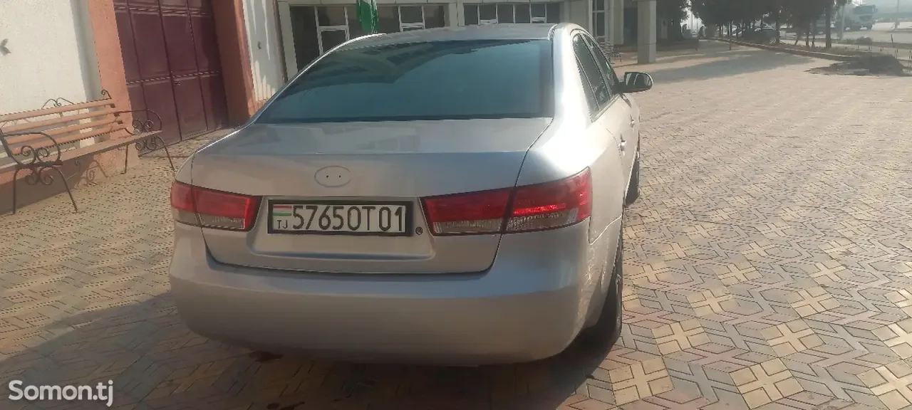 Hyundai Sonata 2005 · 2.0 MT
