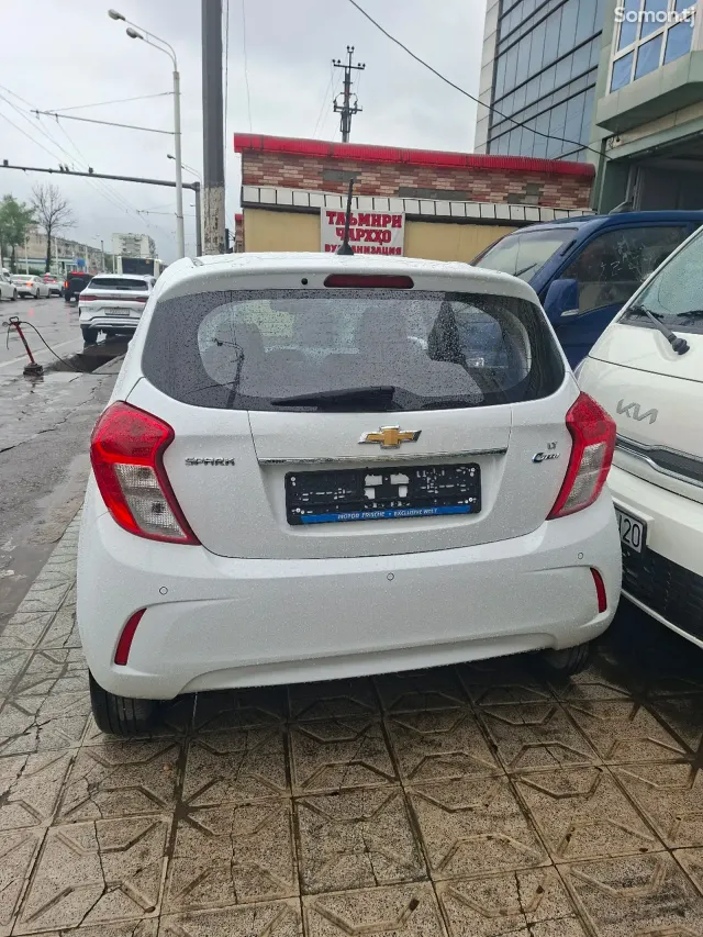 Chevrolet Spark 2016 · 1.2 AT