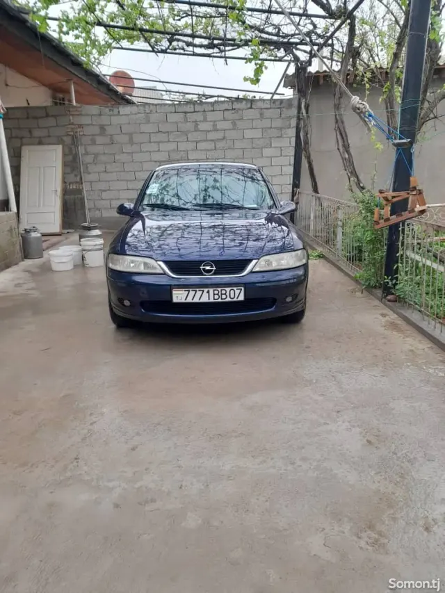 Opel Vectra B 2000 · 1.6 MT