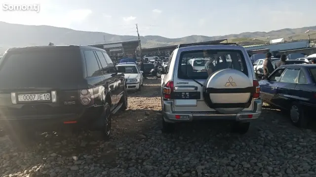 Mitsubishi Pajero 2000 · 3.5 AT